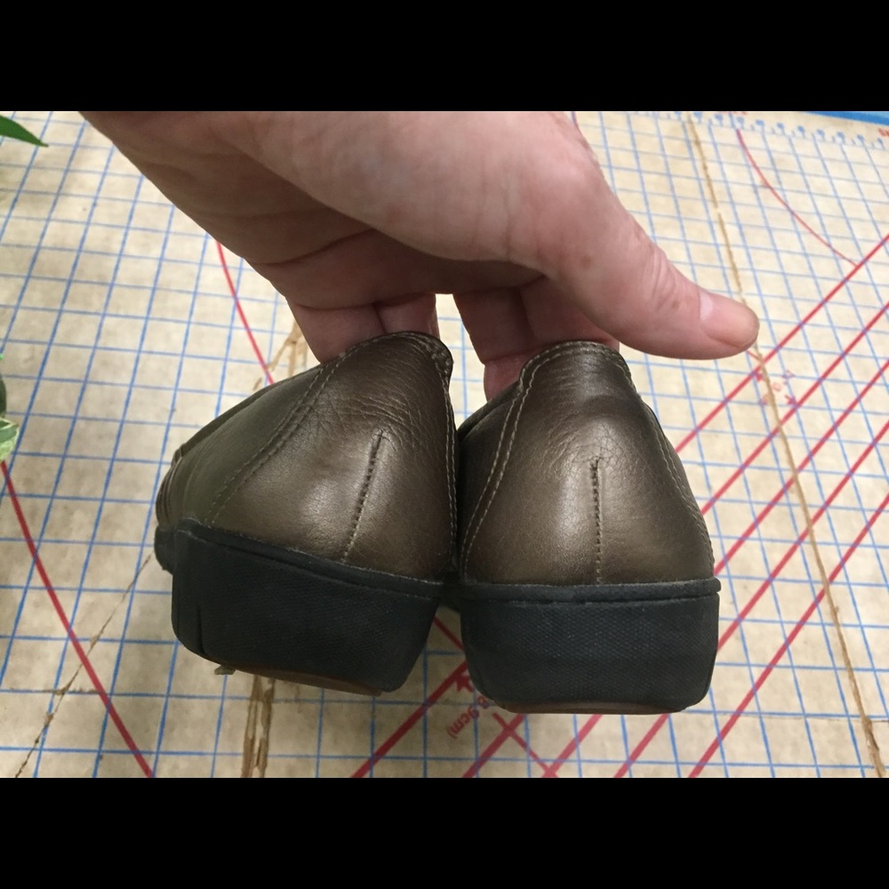 Clark’s Unstructured Metallic Flats Size 8.5 - image 4